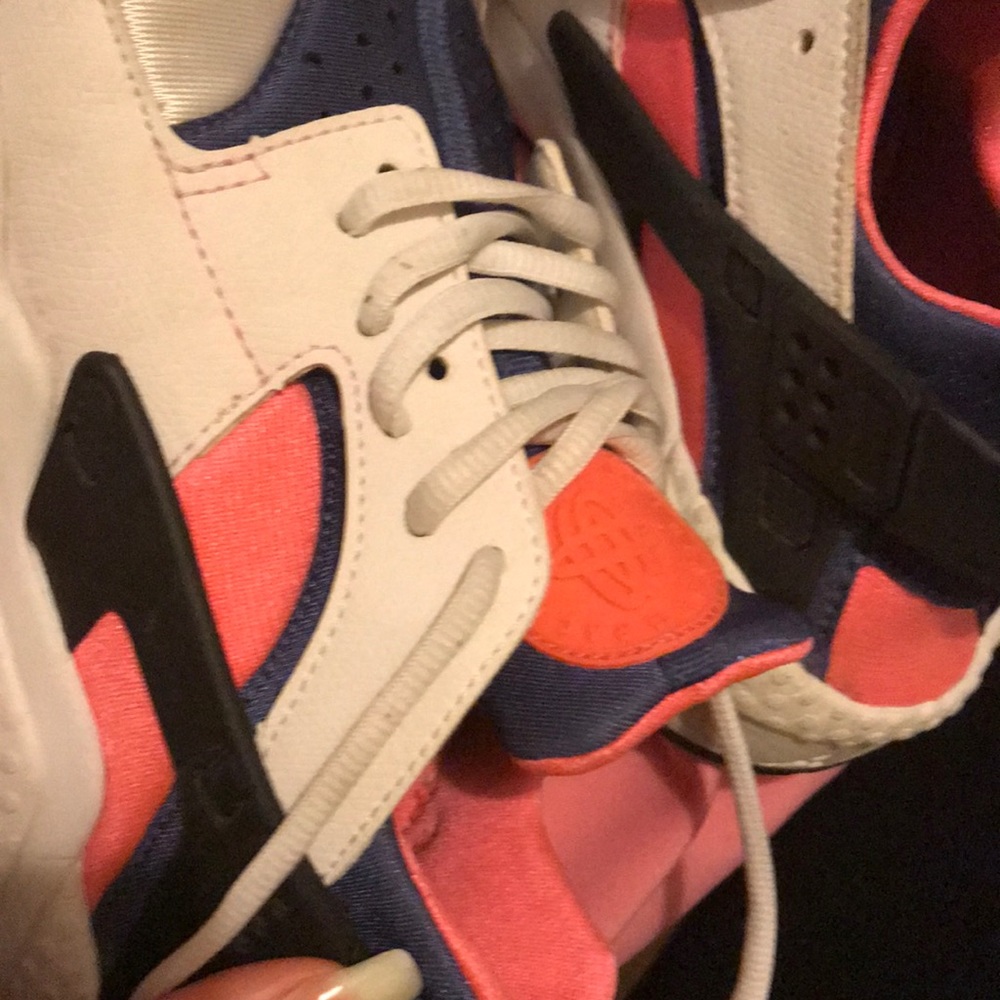 Nike Air Huaraches size 8 worn 2 times
